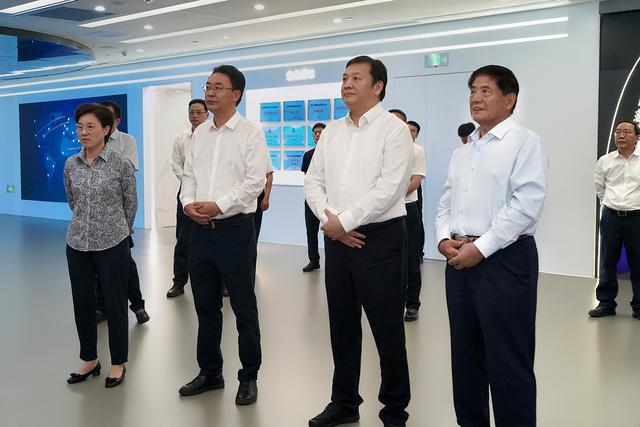 胡伟副省长走访调研中基集团